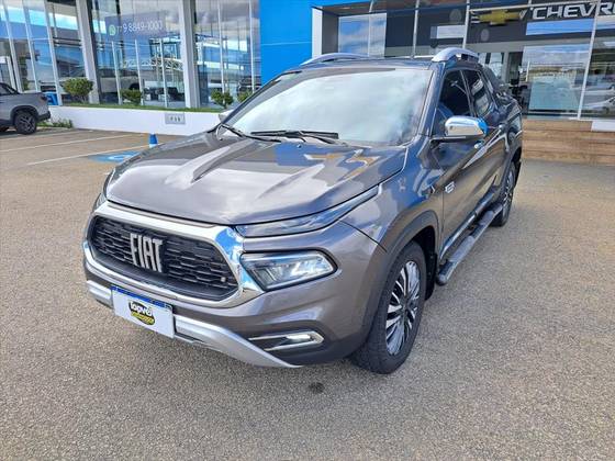 FIAT TORO 2.0 16V TURBO DIESEL RANCH 4WD AT9 FIAT TORO 2.0 16V TURBO DIESEL RANCH 4WD AT9